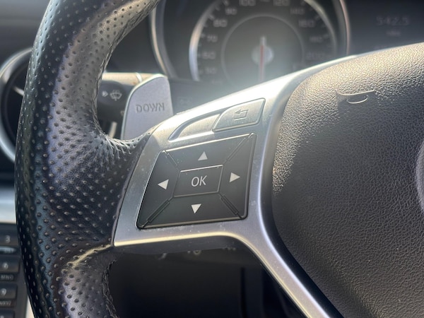 Used Mercedes-Benz SLK 2013 for sale - 74622430: Photo 25