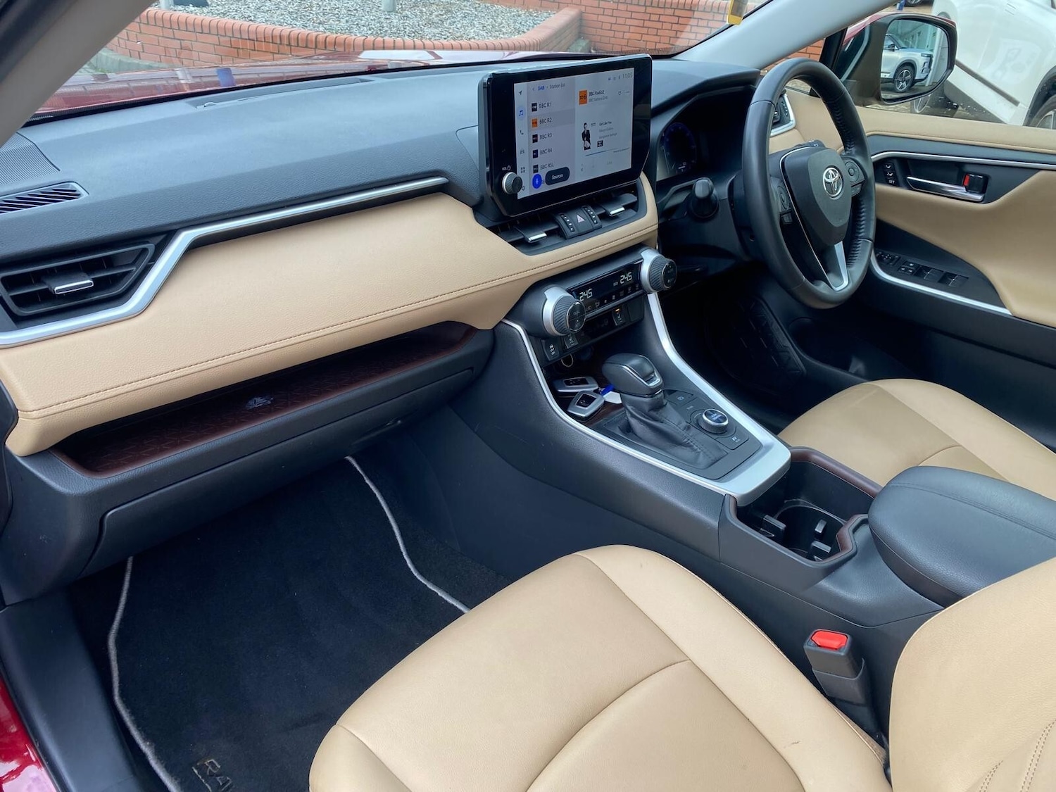 Used Toyota RAV4 2023 for sale - 77640757: Photo 28