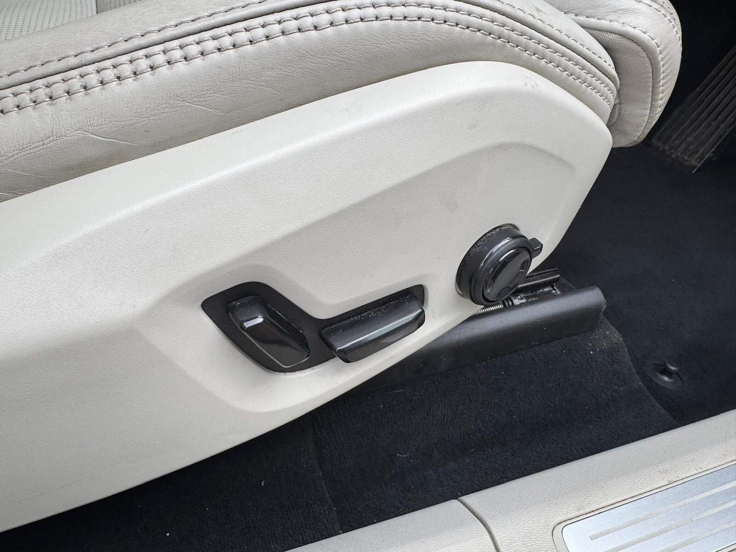 Used Volvo XC60 2017 for sale - 76874177: Photo 22