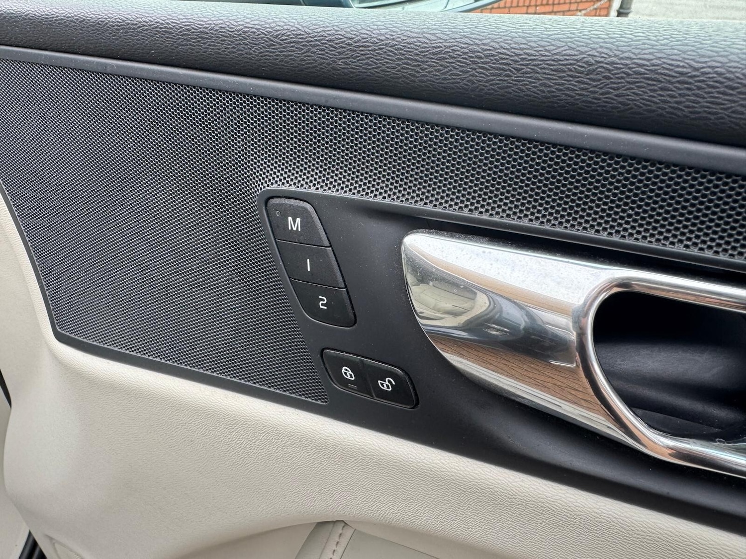 Used Volvo XC60 2017 for sale - 76874177: Photo 23