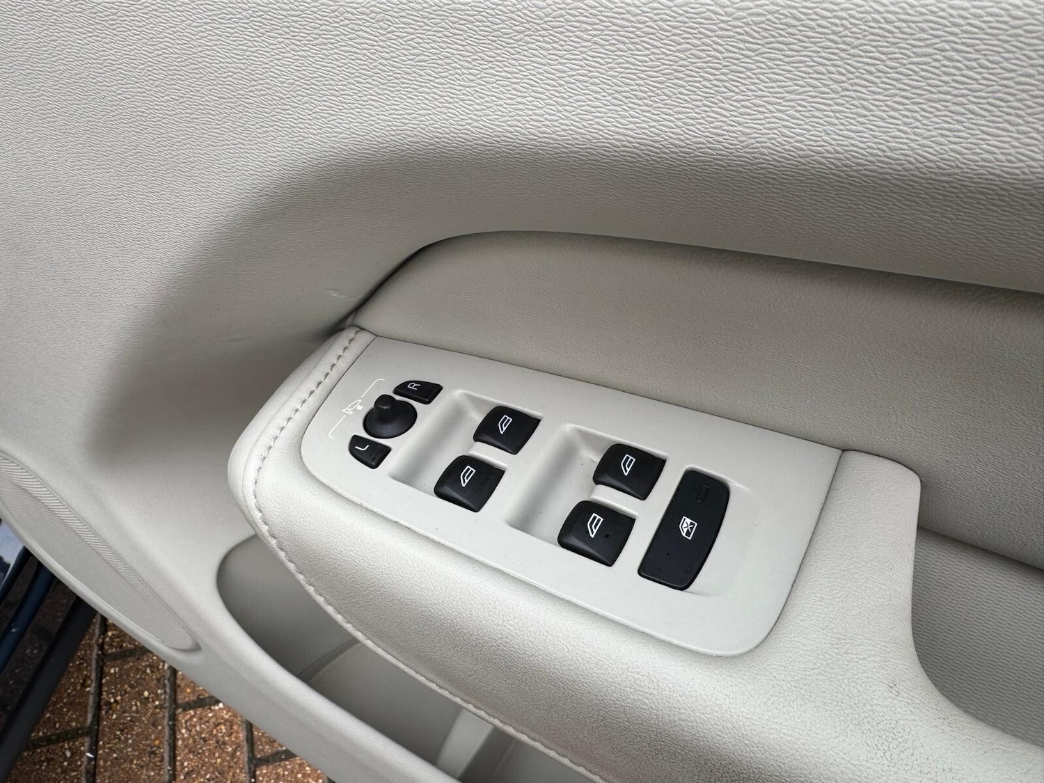 Used Volvo XC60 2017 for sale - 76874177: Photo 24