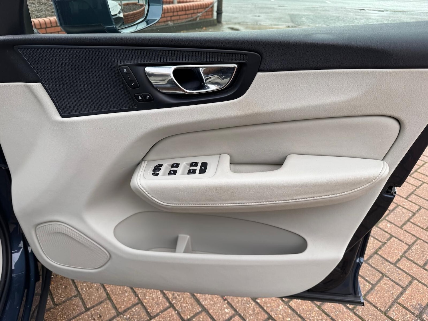 Used Volvo XC60 2017 for sale - 76874177: Photo 25