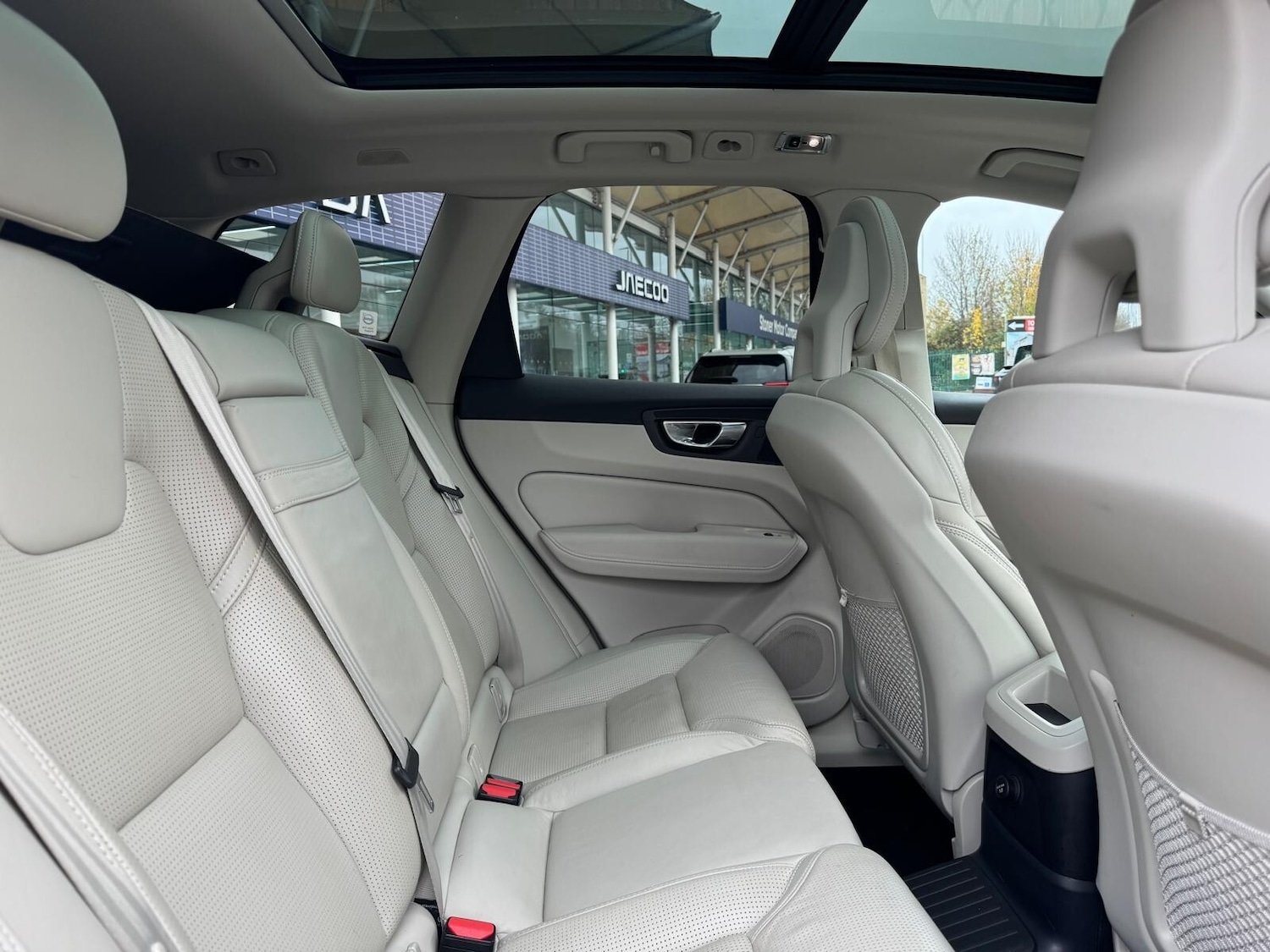 Used Volvo XC60 2017 for sale - 76874177: Photo 26