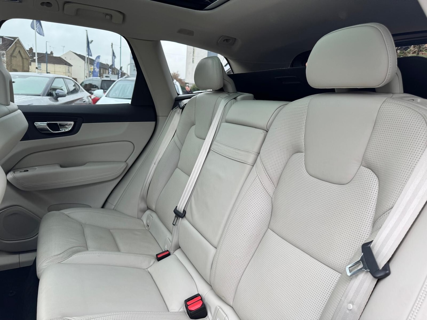 Used Volvo XC60 2017 for sale - 76874177: Photo 29