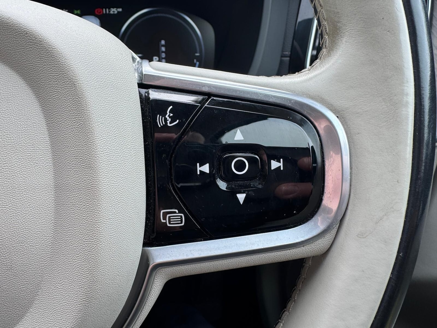 Used Volvo XC60 2017 for sale - 76874177: Photo 34