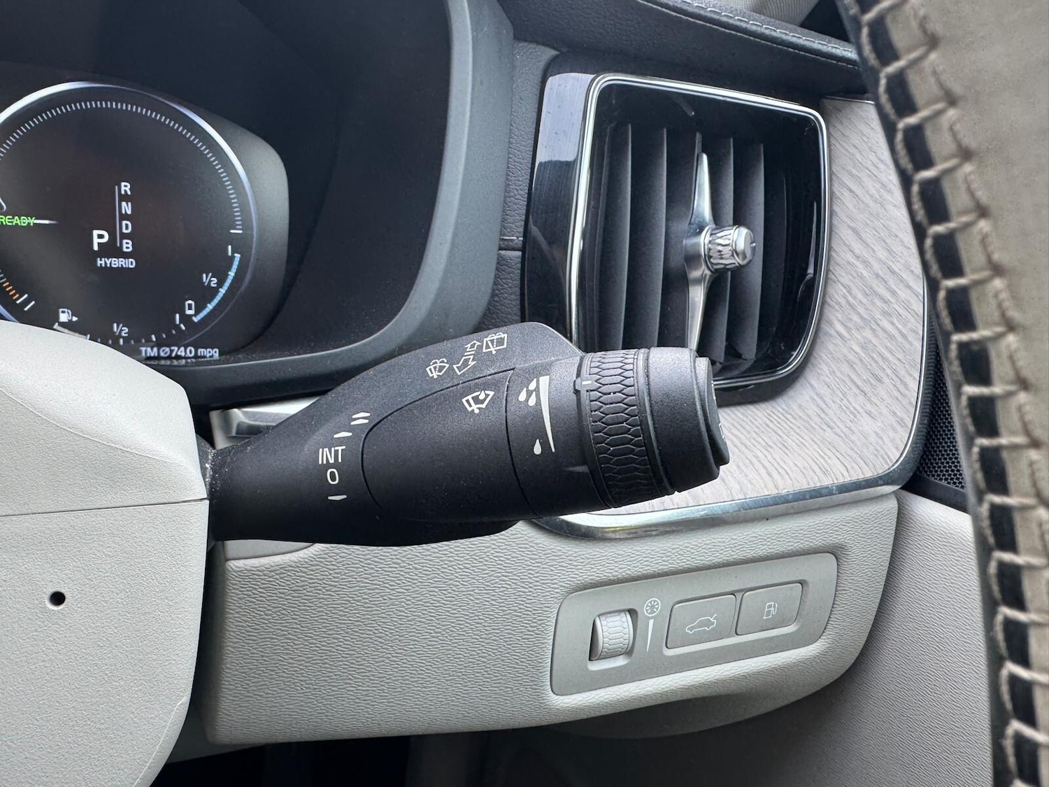 Used Volvo XC60 2017 for sale - 76874177: Photo 36