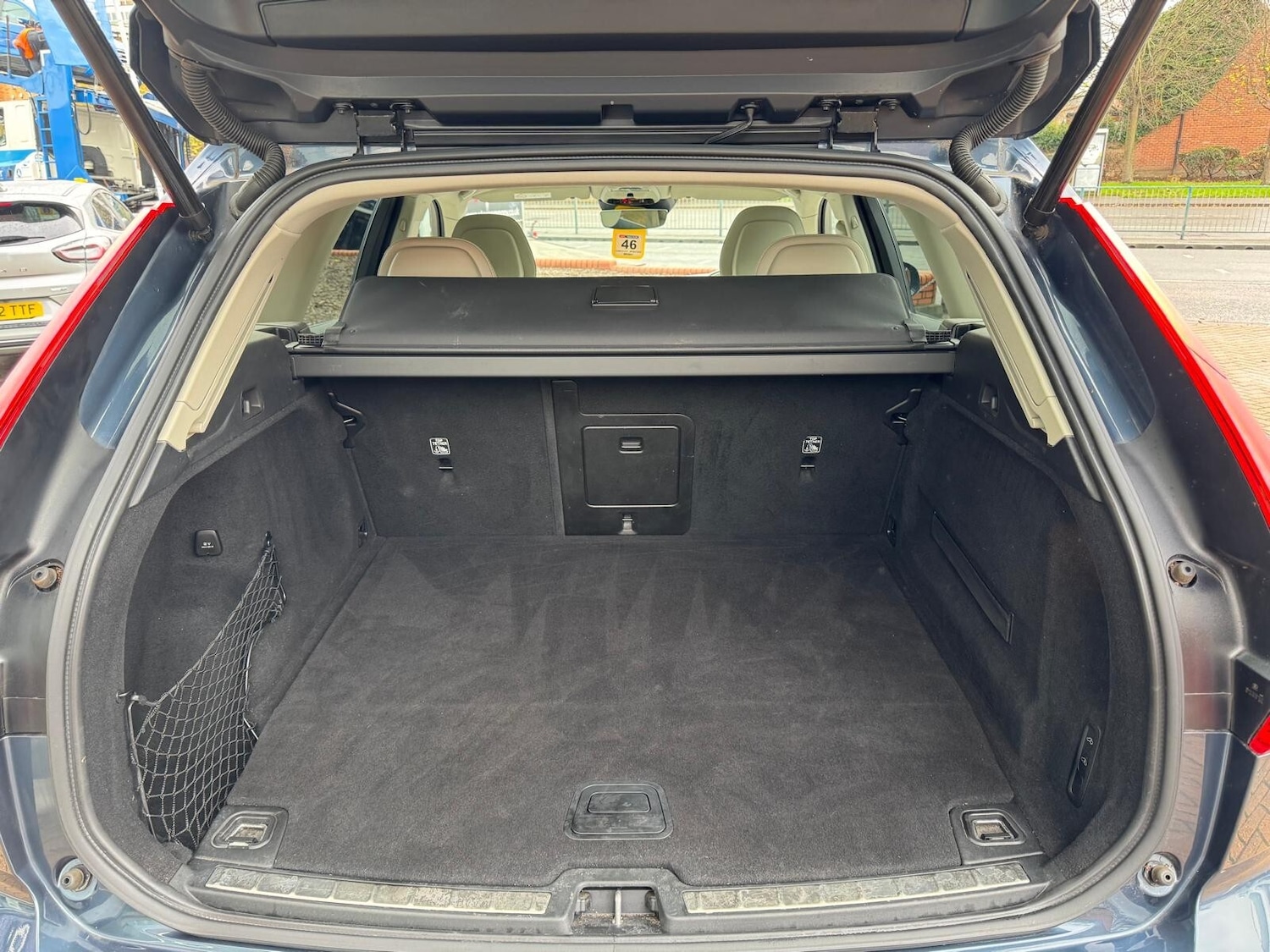 Used Volvo XC60 2017 for sale - 76874177: Photo 6