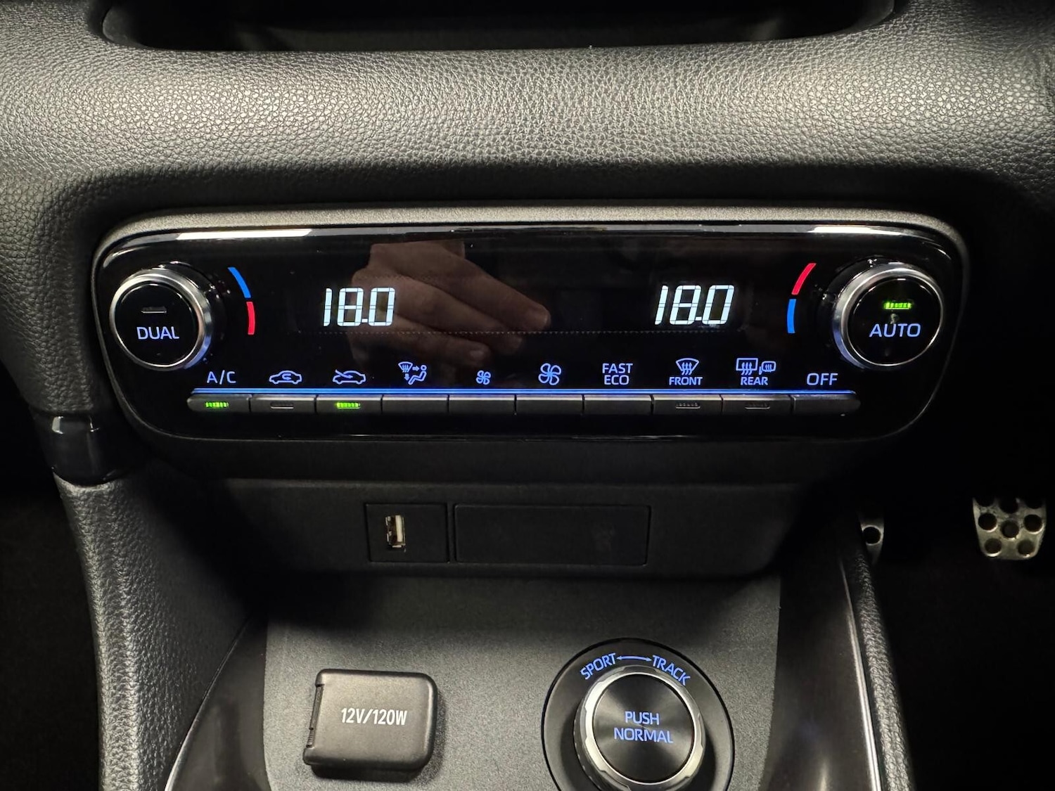 Used Toyota Yaris 2022 for sale - 77461847: Photo 38