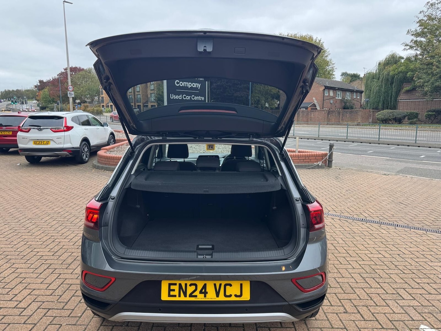 Used Volkswagen T-Roc 2024 for sale - 76871362: Photo 5