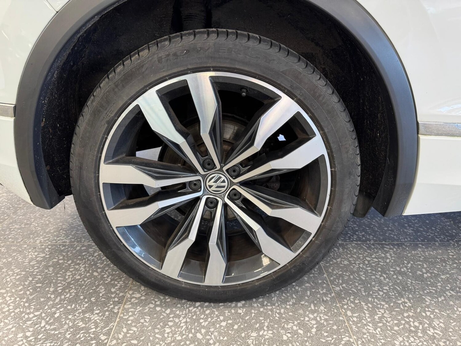 Used Volkswagen Tiguan 2018 for sale - 77911133: Photo 16