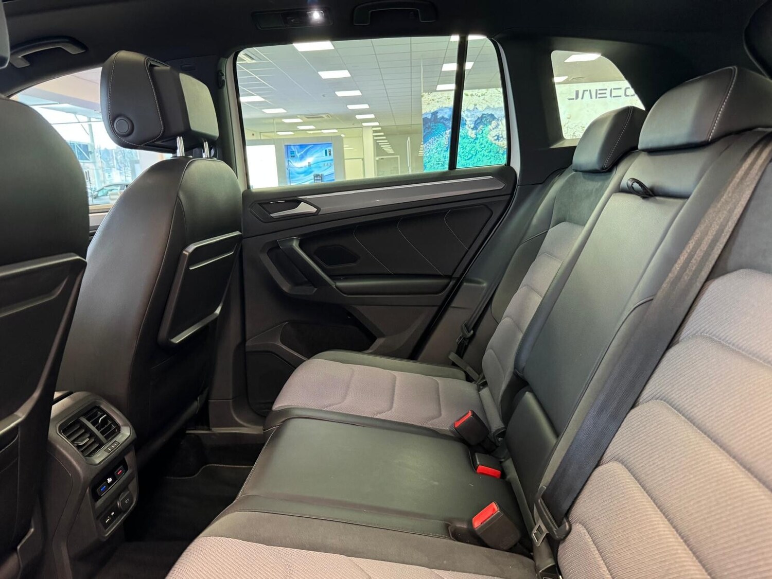 Used Volkswagen Tiguan 2018 for sale - 77911133: Photo 27