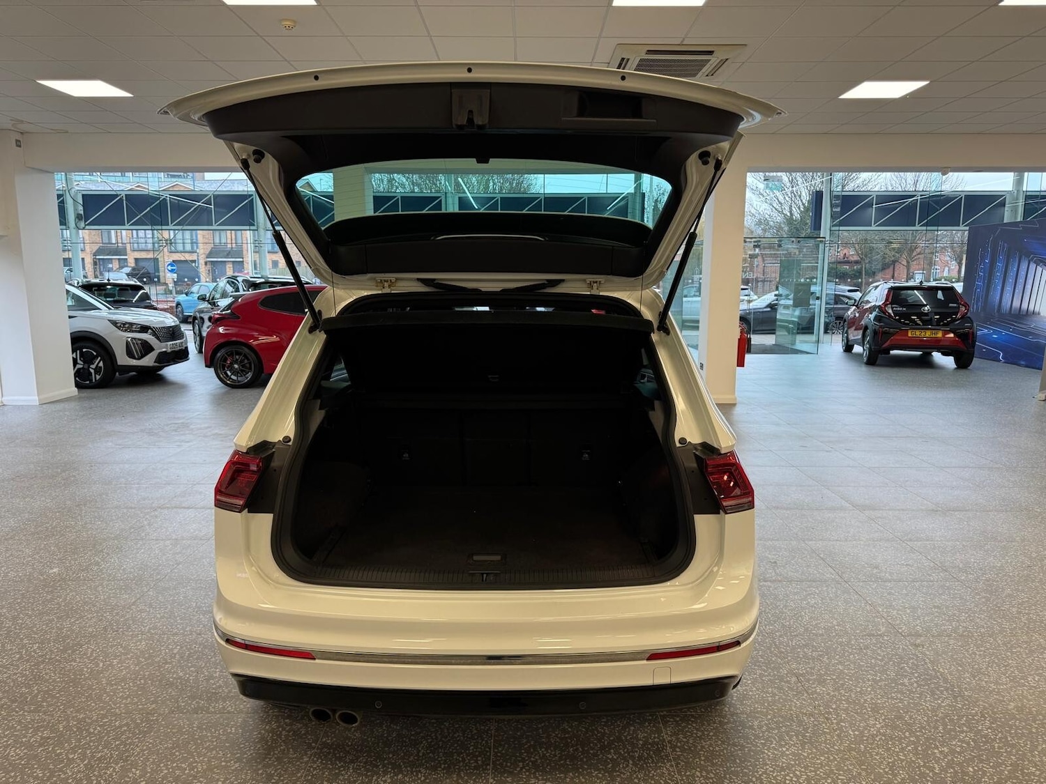 Used Volkswagen Tiguan 2018 for sale - 77911133: Photo 5