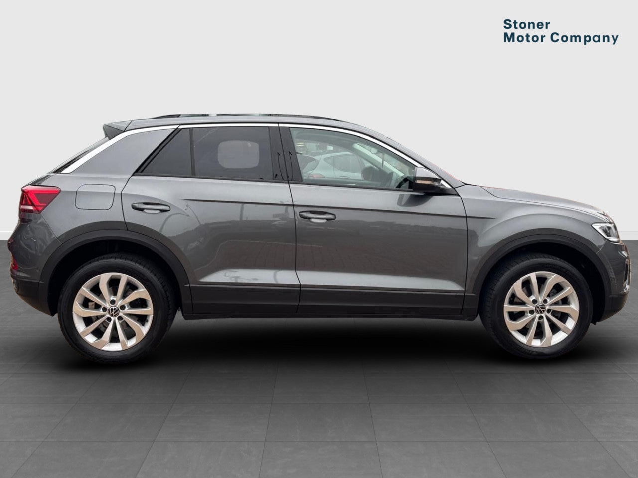 Used Volkswagen T-Roc 2024 for sale - 76840639: Photo 2