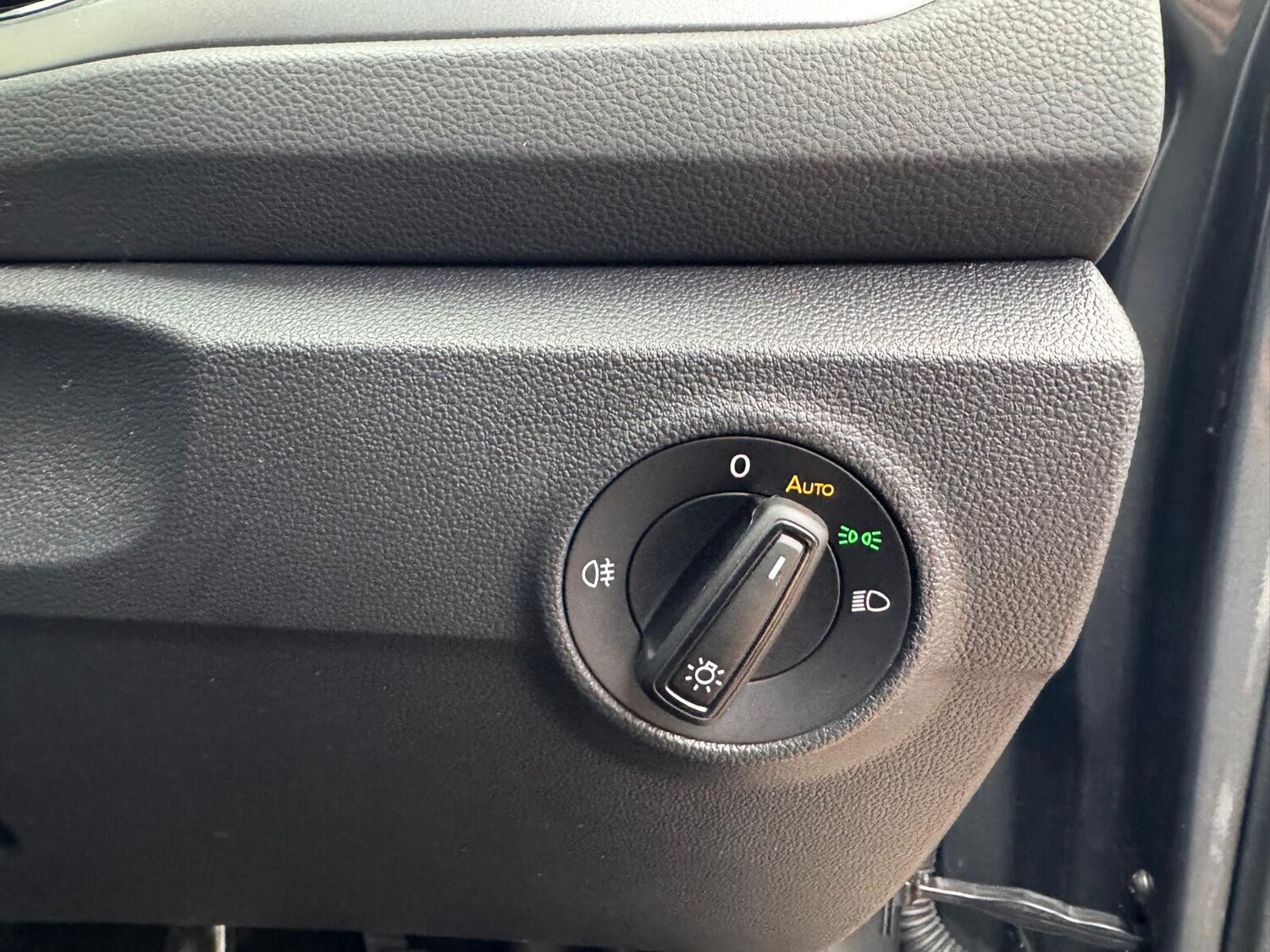 Used Volkswagen T-Roc 2024 for sale - 76840639: Photo 21