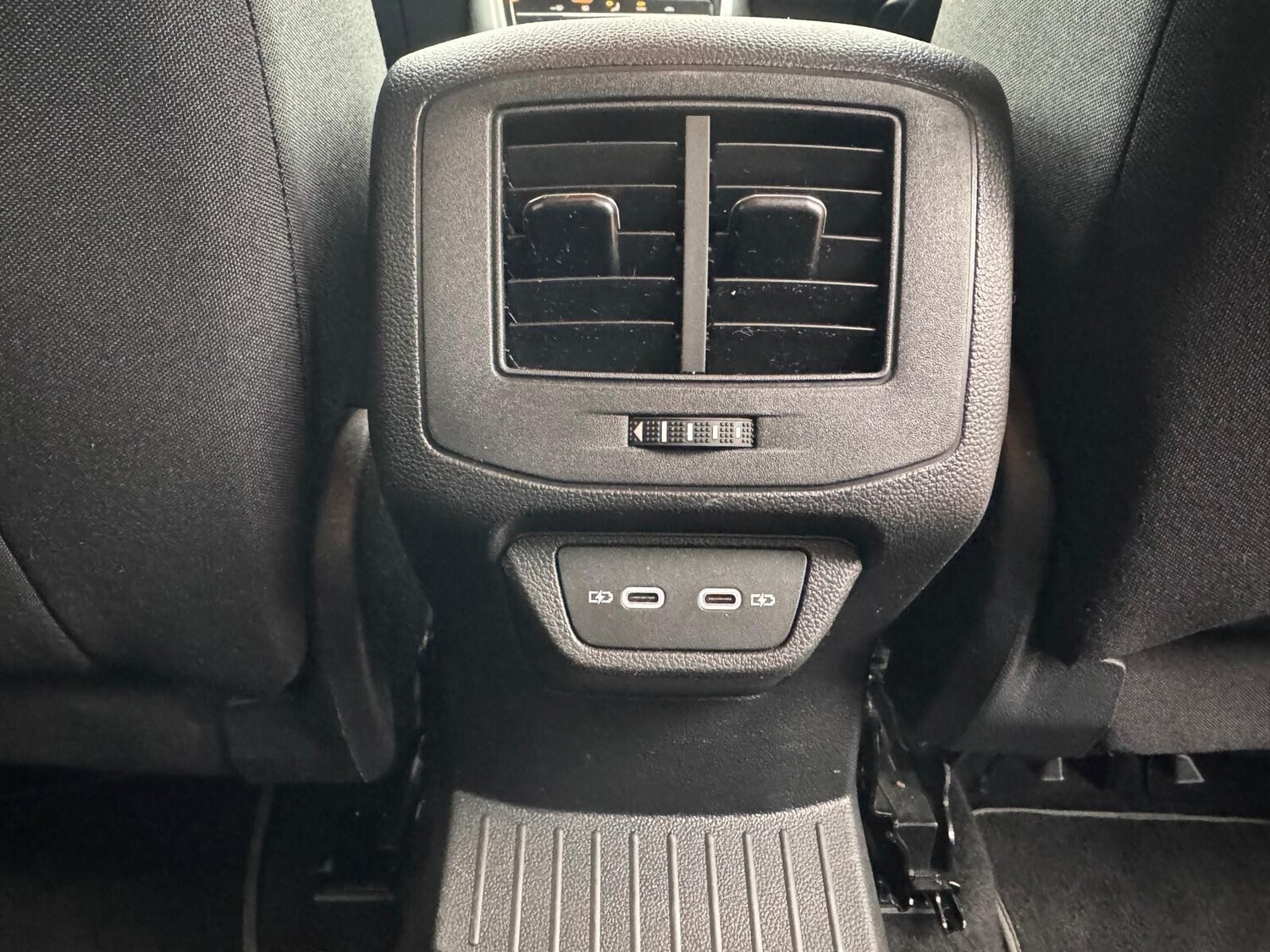 Used Volkswagen T-Roc 2024 for sale - 76840639: Photo 26