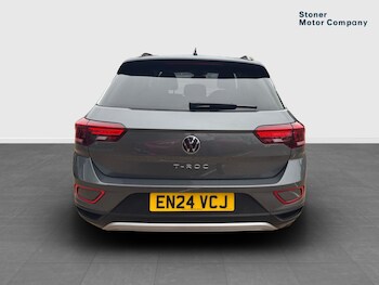 Used Volkswagen T-Roc 2024 for sale - 76840639: Photo
