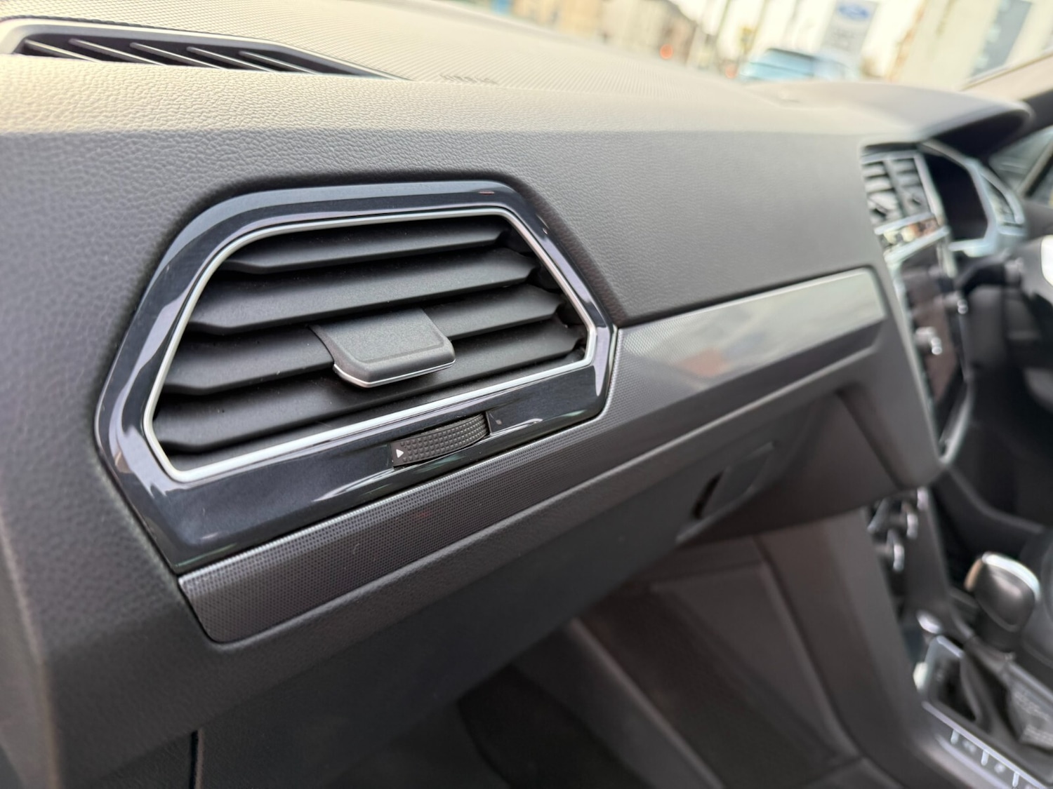 Used Volkswagen Tiguan 2019 for sale - 77950571: Photo 38