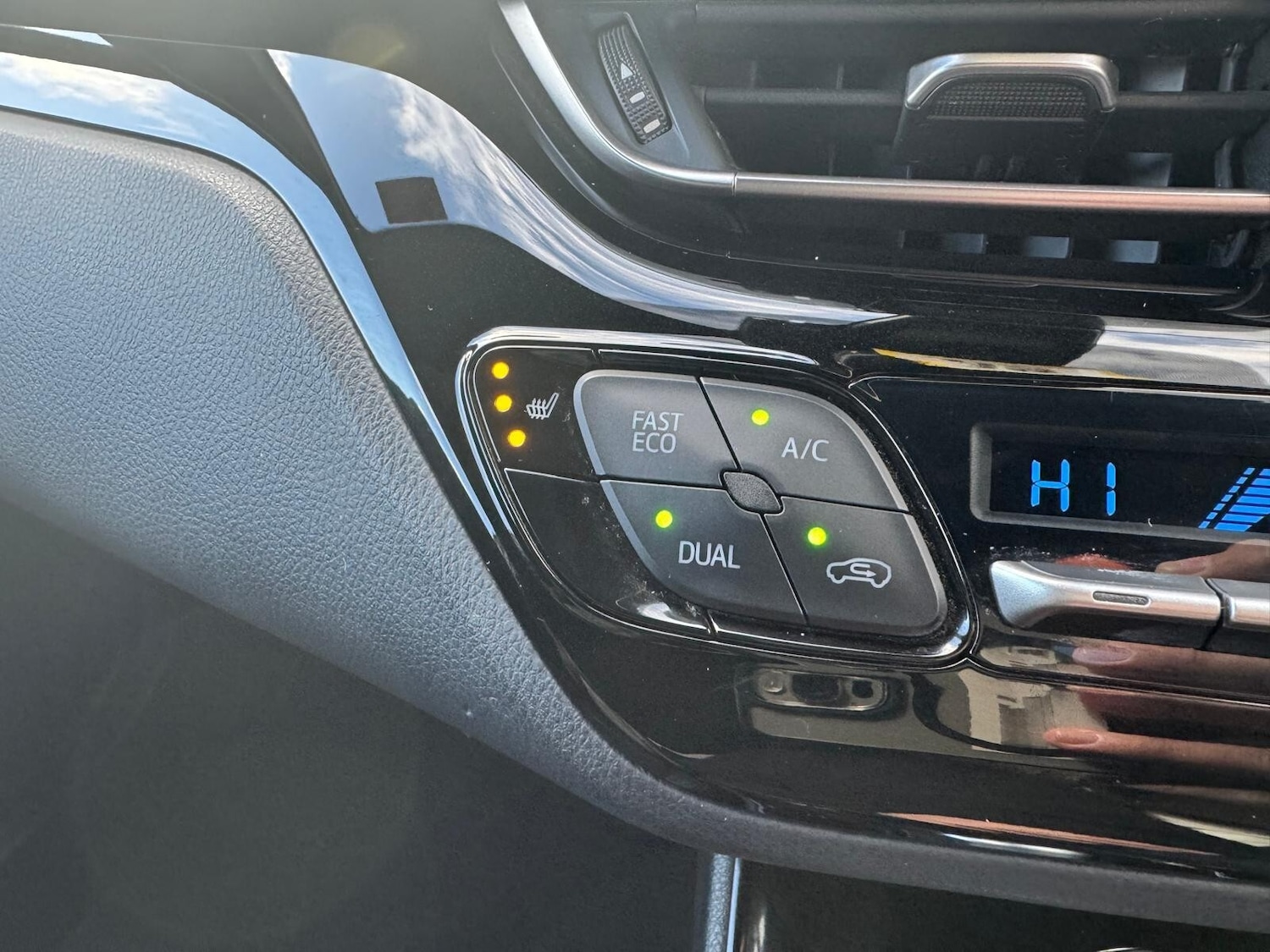 Used Toyota C-HR 2018 for sale - 77235501: Photo 36