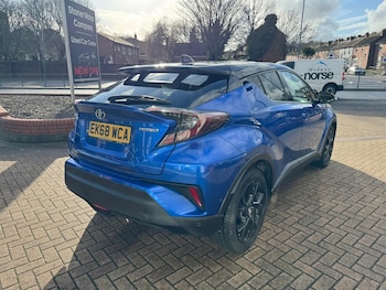 Used Toyota C-HR 2018 for sale - 77235501: Photo