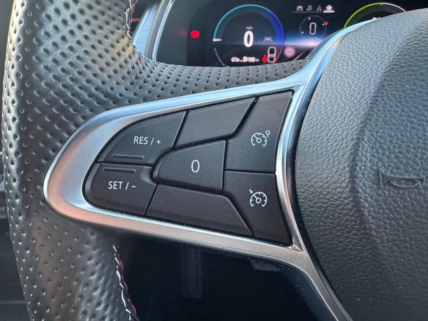 Used Renault Captur 2022 for sale - 77013089: Photo 30