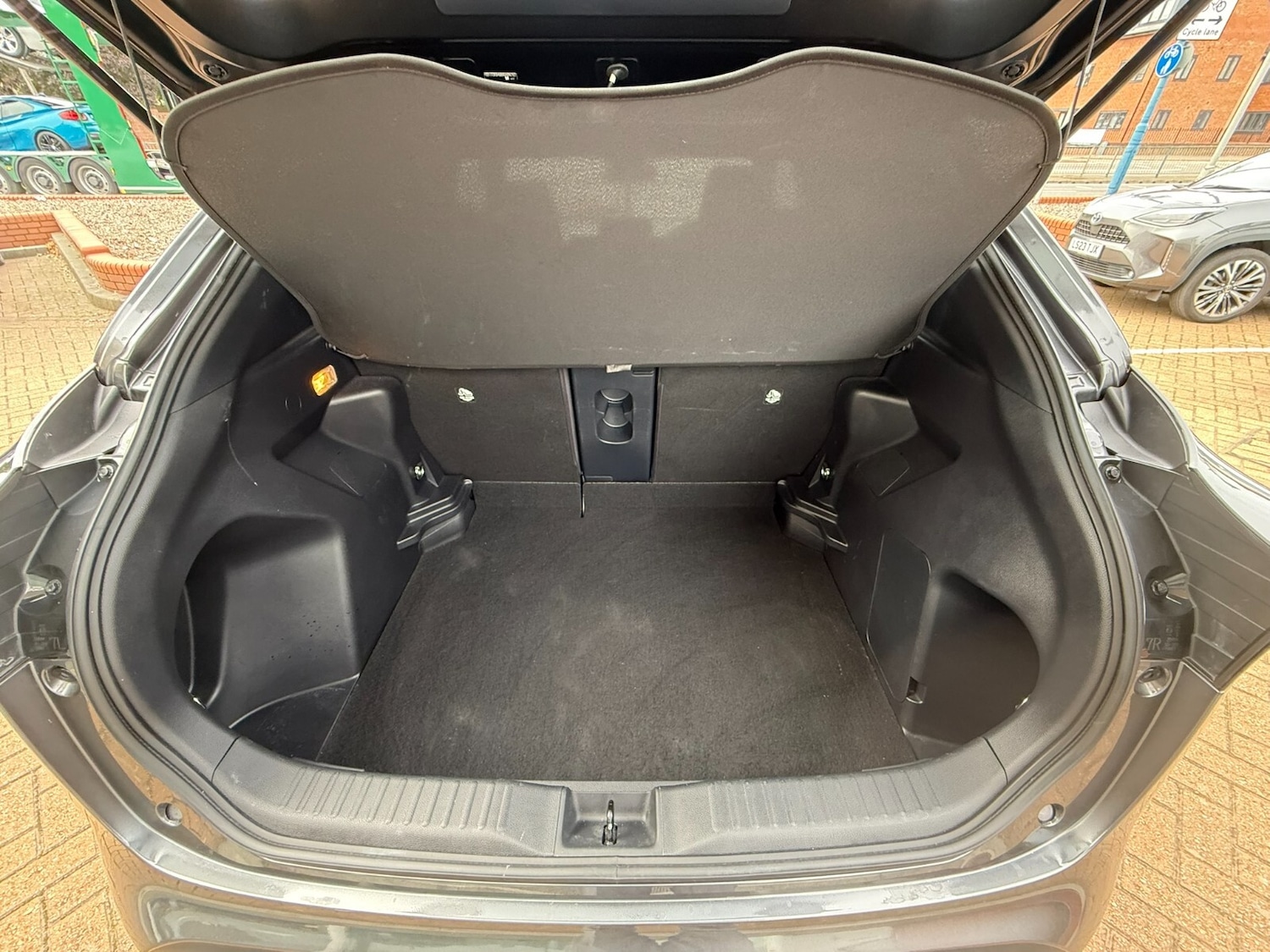 Used Toyota Yaris Cross 2022 for sale - 76840636: Photo 5