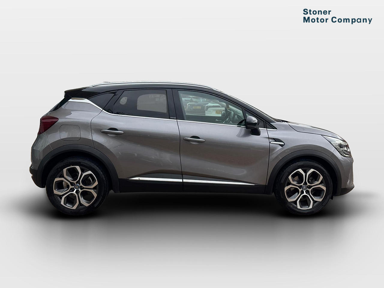 Used Renault Captur 2021 for sale - 76840645: Photo 2