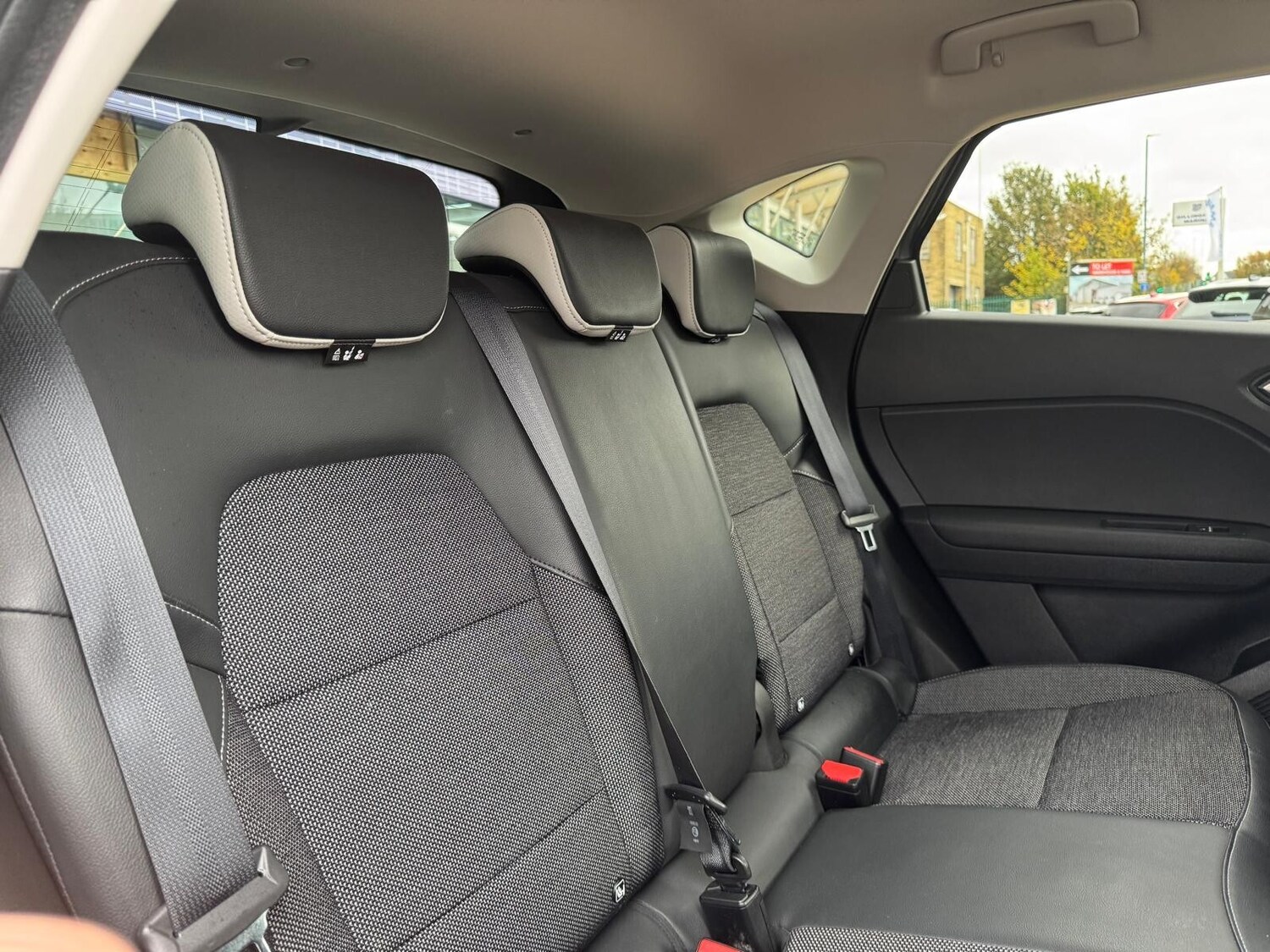 Used Renault Captur 2021 for sale - 76840645: Photo 26