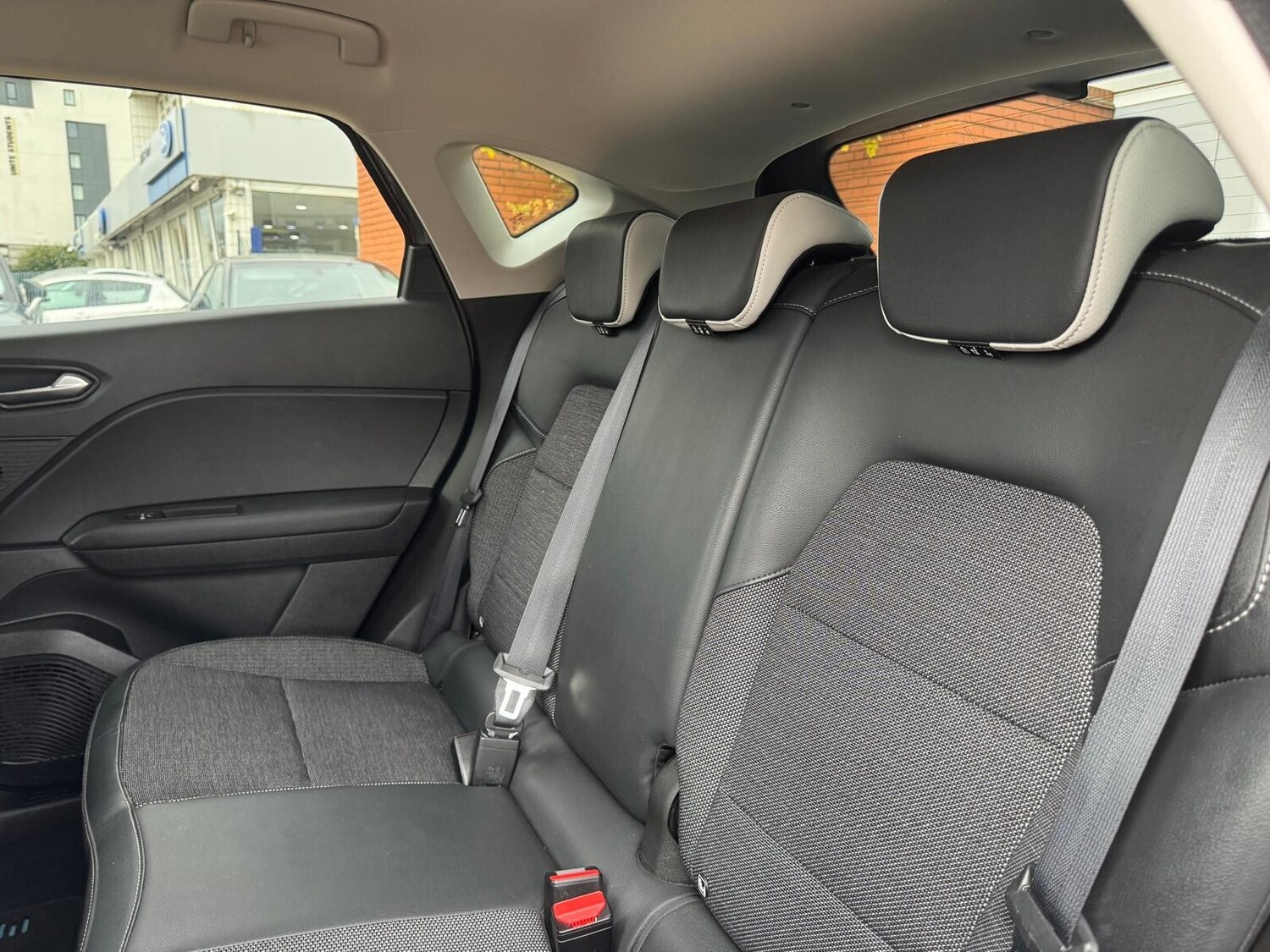 Used Renault Captur 2021 for sale - 76840645: Photo 29