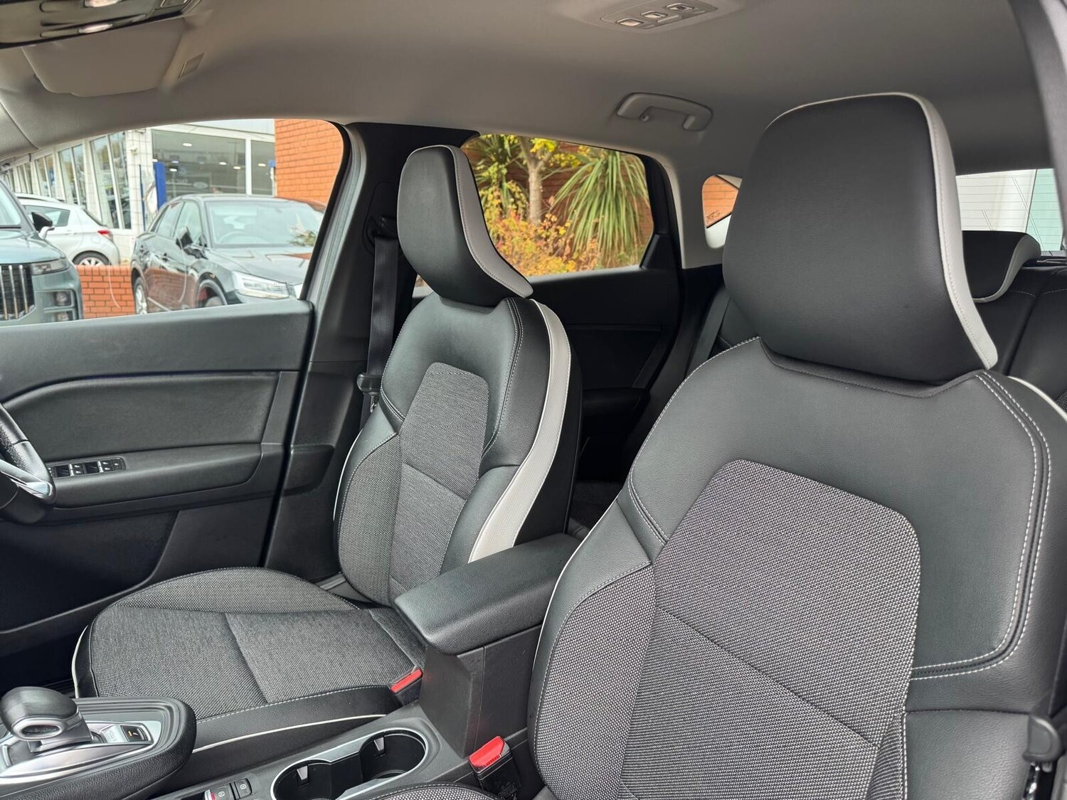 Used Renault Captur 2021 for sale - 76840645: Photo 31