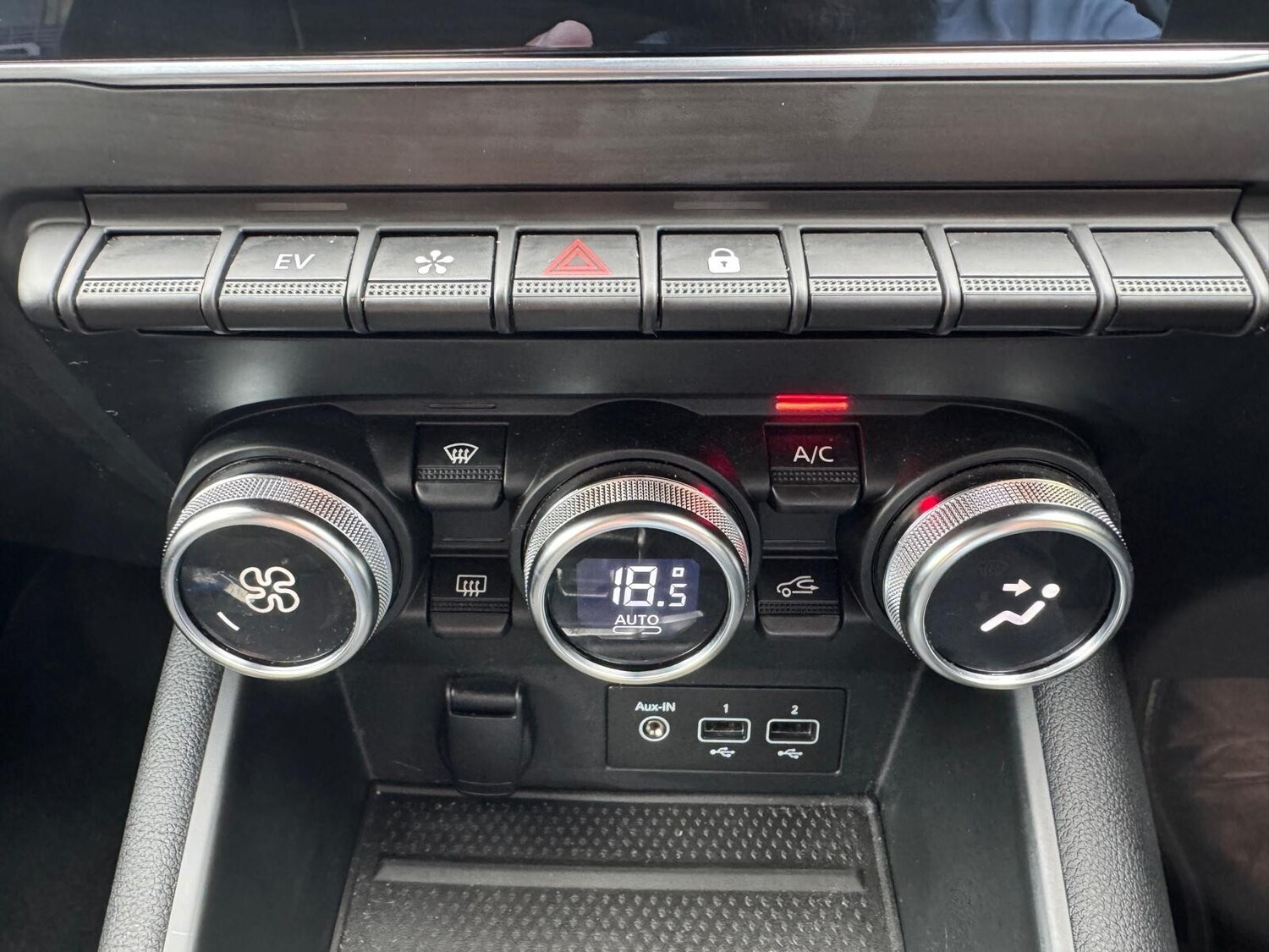 Used Renault Captur 2021 for sale - 76840645: Photo 39