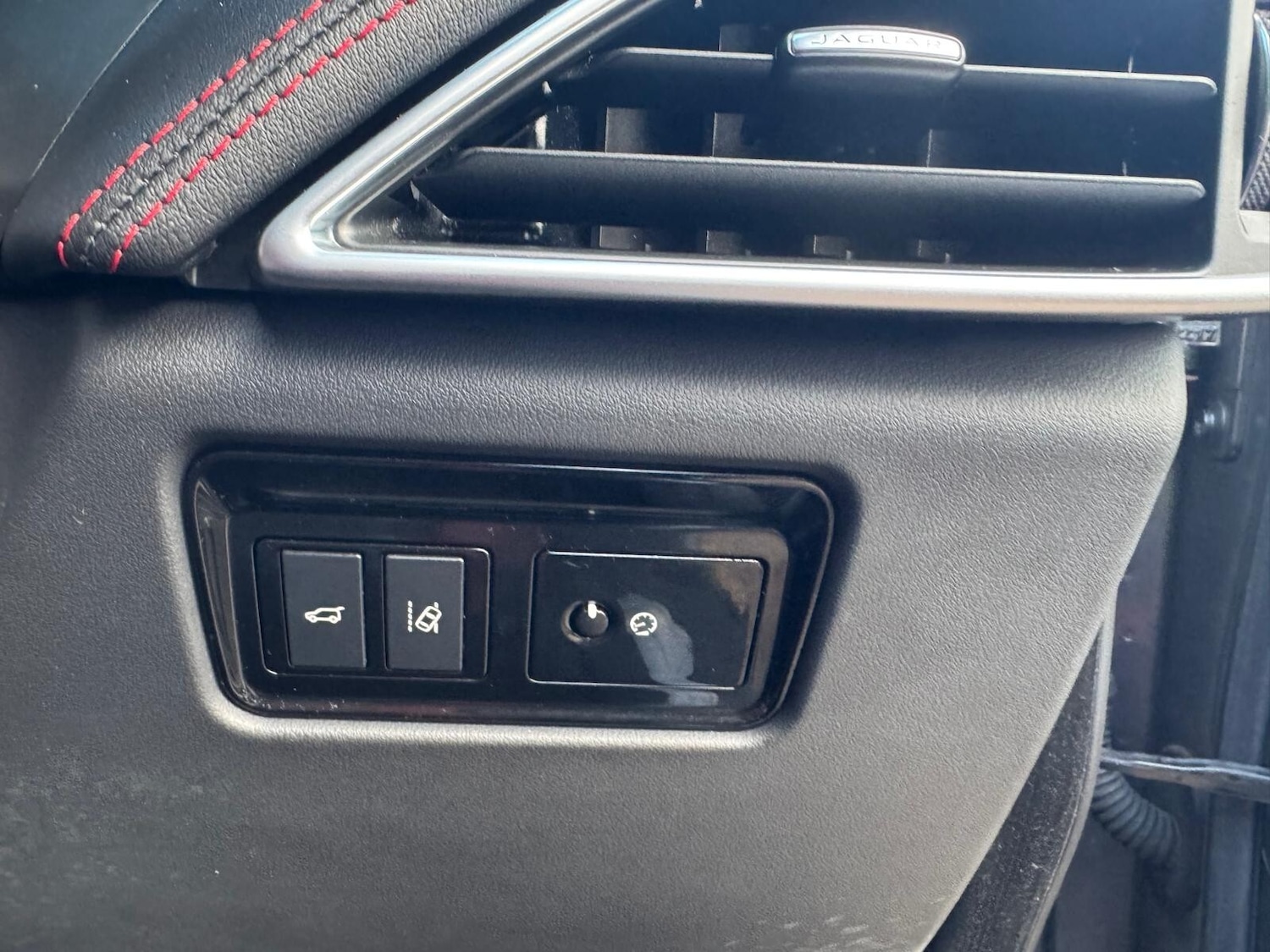 Used Jaguar F-Pace 2017 for sale - 76872610: Photo 22