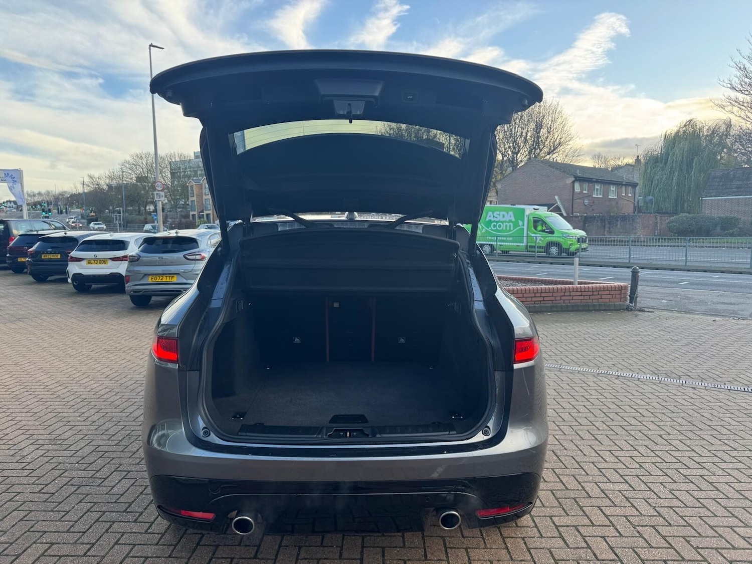 Used Jaguar F-Pace 2017 for sale - 76872610: Photo 5