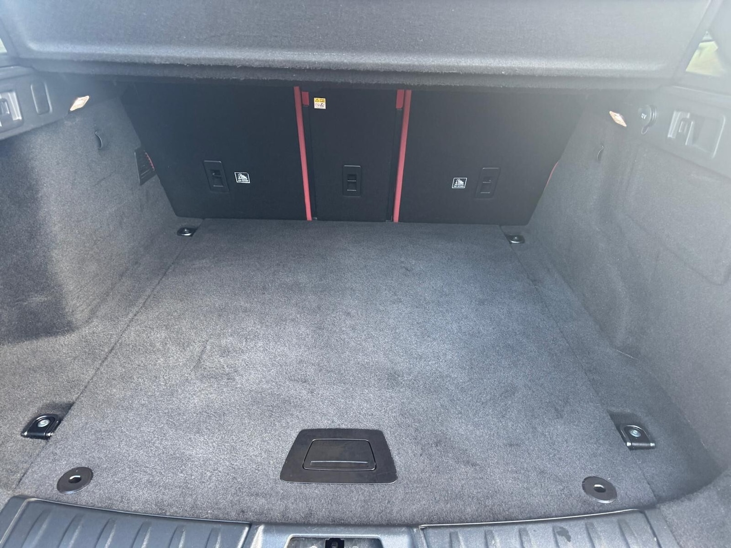 Used Jaguar F-Pace 2017 for sale - 76872610: Photo 6