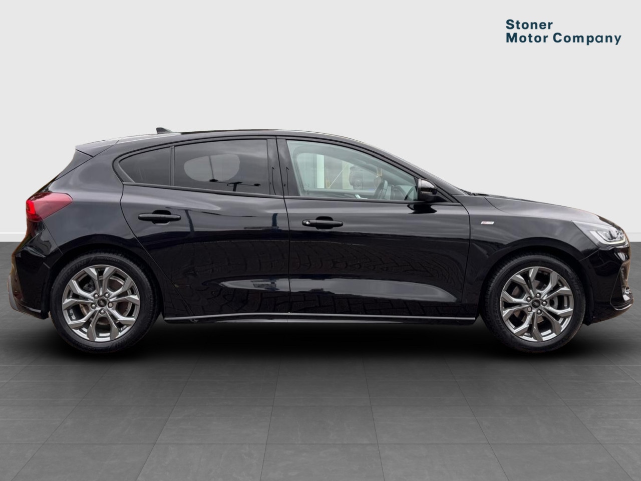 Used Ford Focus 2023 for sale - 76840663: Photo 2