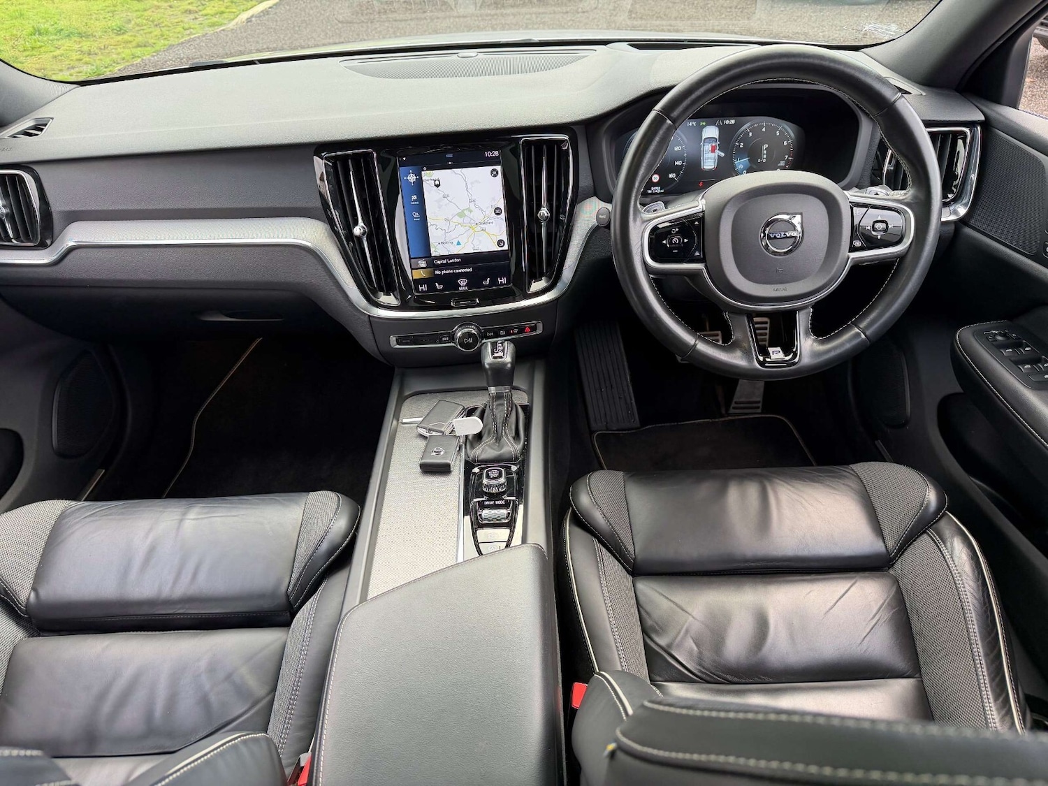 Used Volvo V60 2019 for sale - 76948423: Photo 6