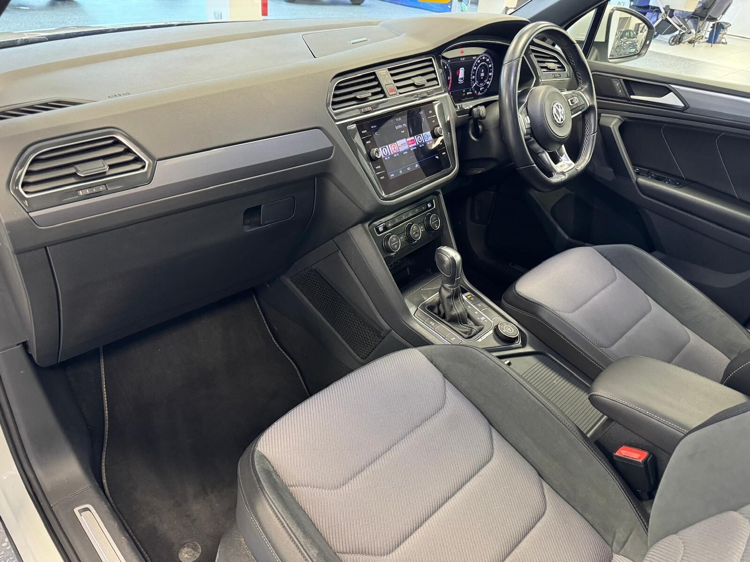 Used Volkswagen Tiguan 2018 for sale - 77461776: Photo 28