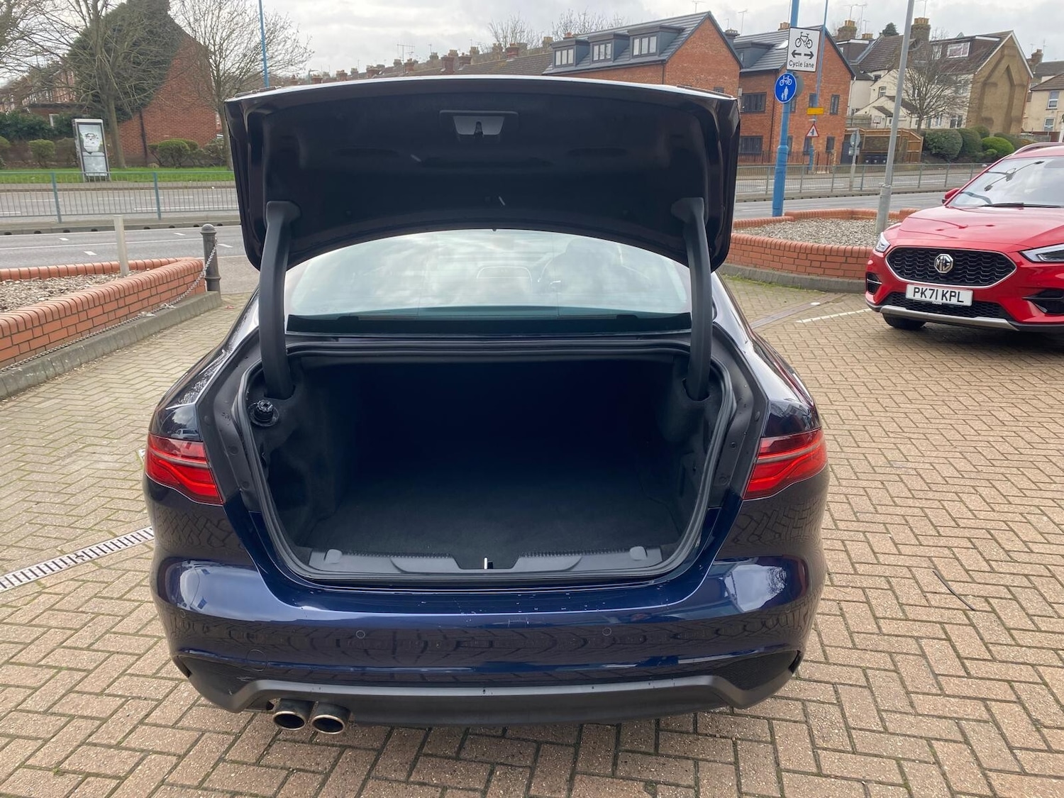 Used Jaguar XE 2019 for sale - 77826485: Photo 5