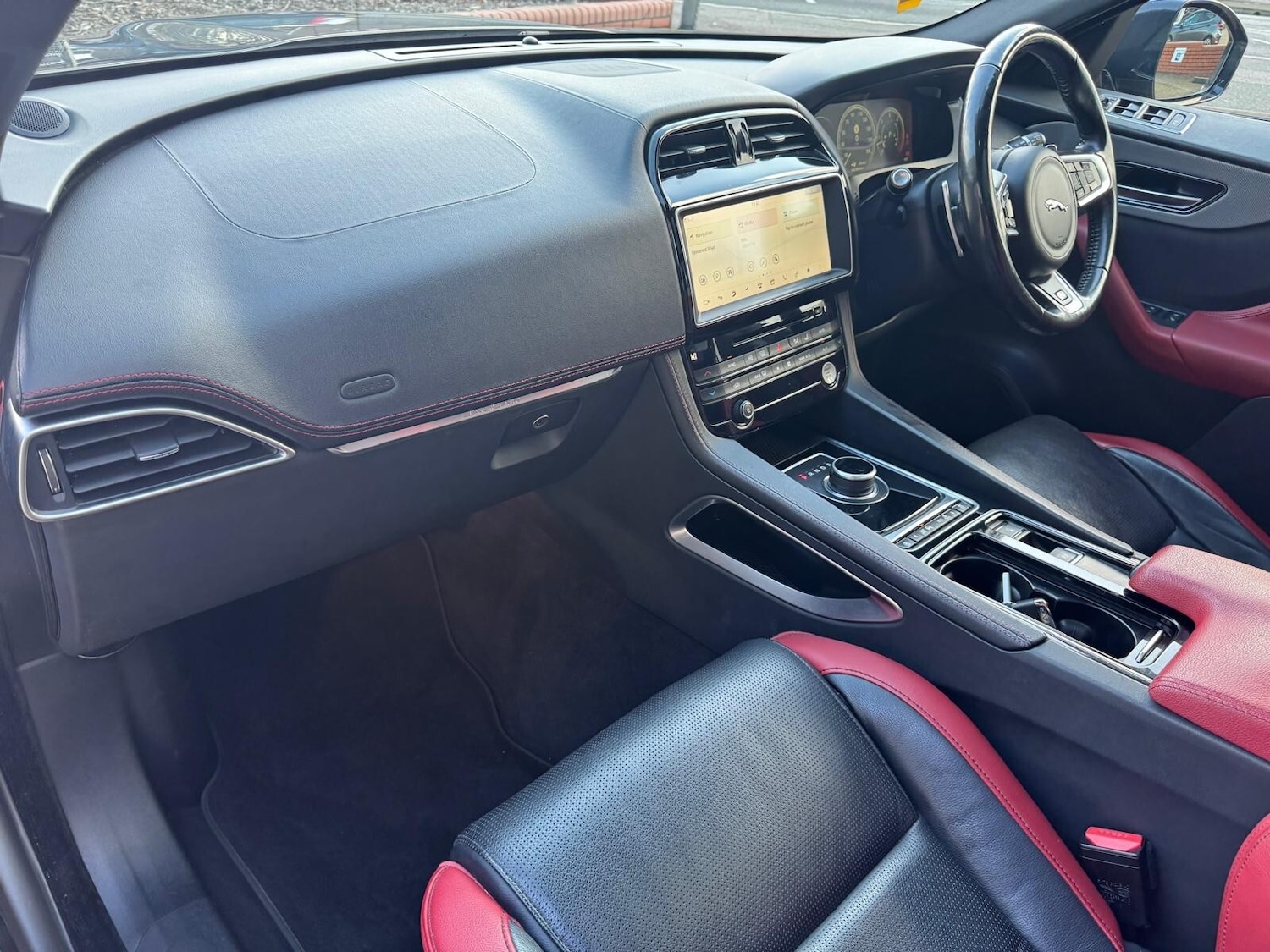 Used Jaguar F-Pace 2017 for sale - 76840653: Photo 32