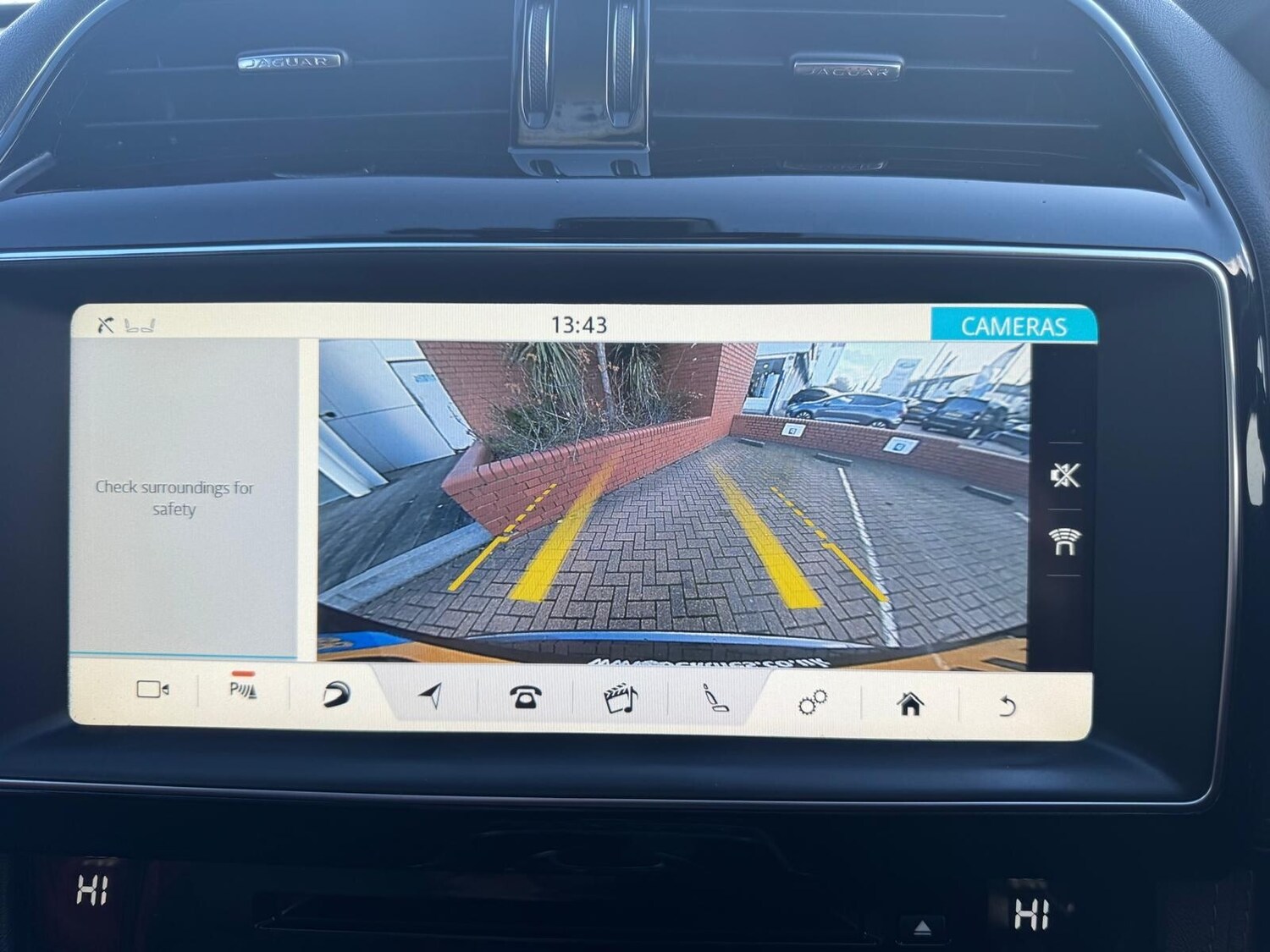 Used Jaguar F-Pace 2017 for sale - 76840653: Photo 41