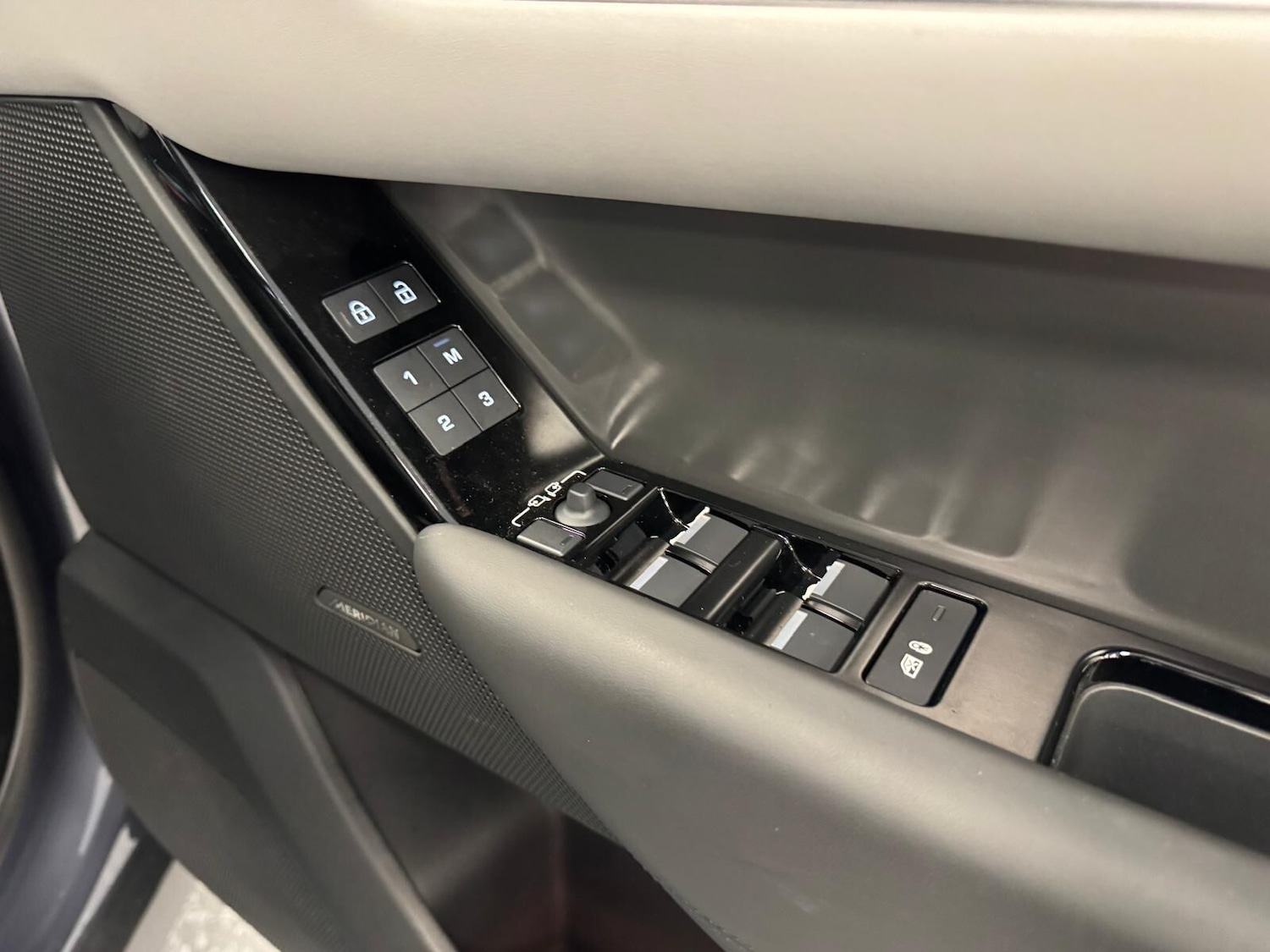 Used Land Rover Range Rover Velar 2024 for sale - 77339395: Photo 22