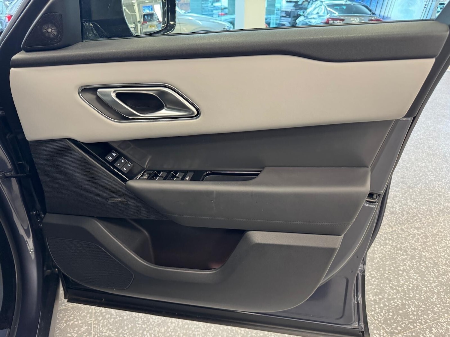 Used Land Rover Range Rover Velar 2024 for sale - 77339395: Photo 23