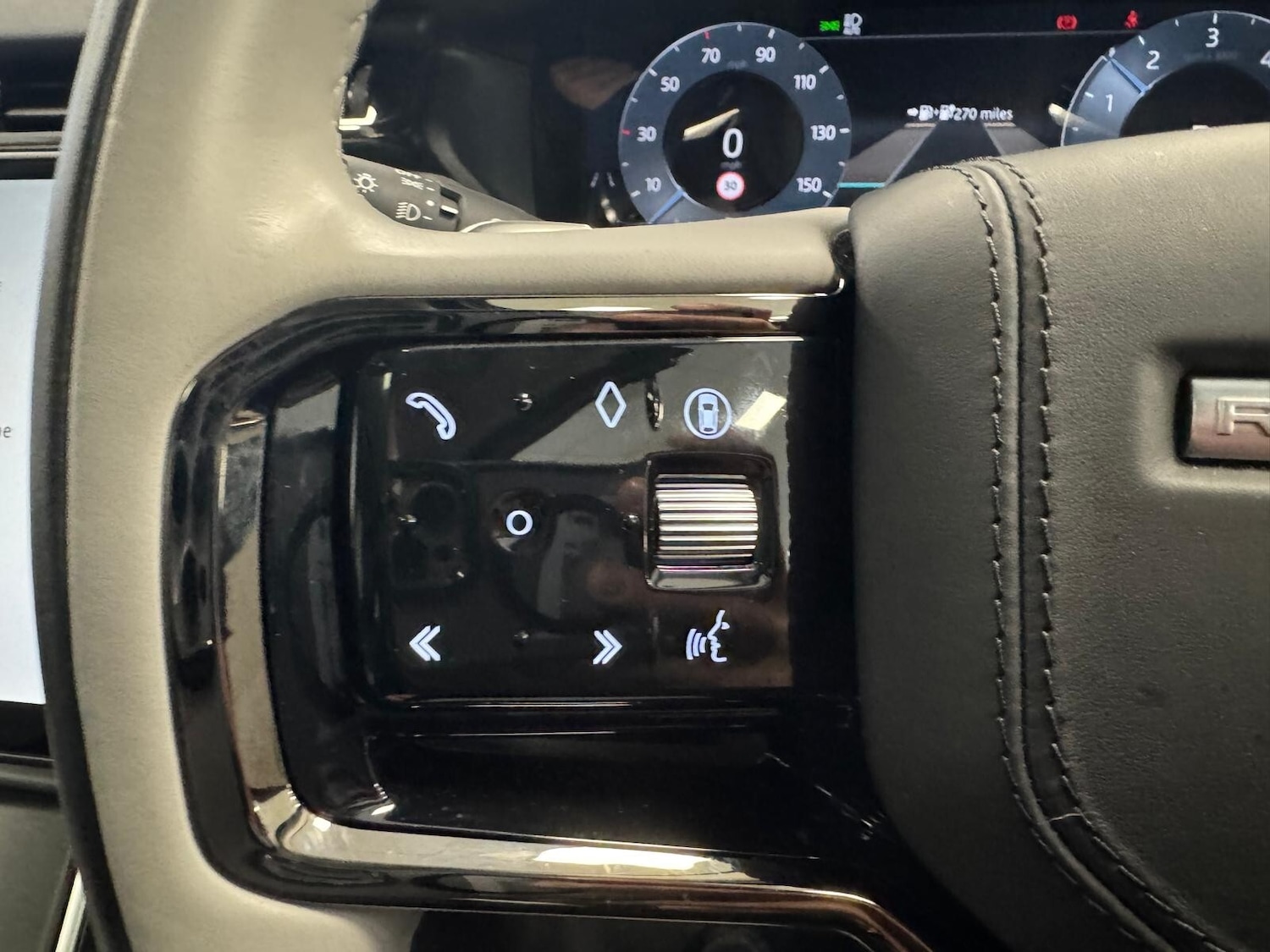 Used Land Rover Range Rover Velar 2024 for sale - 77339395: Photo 32