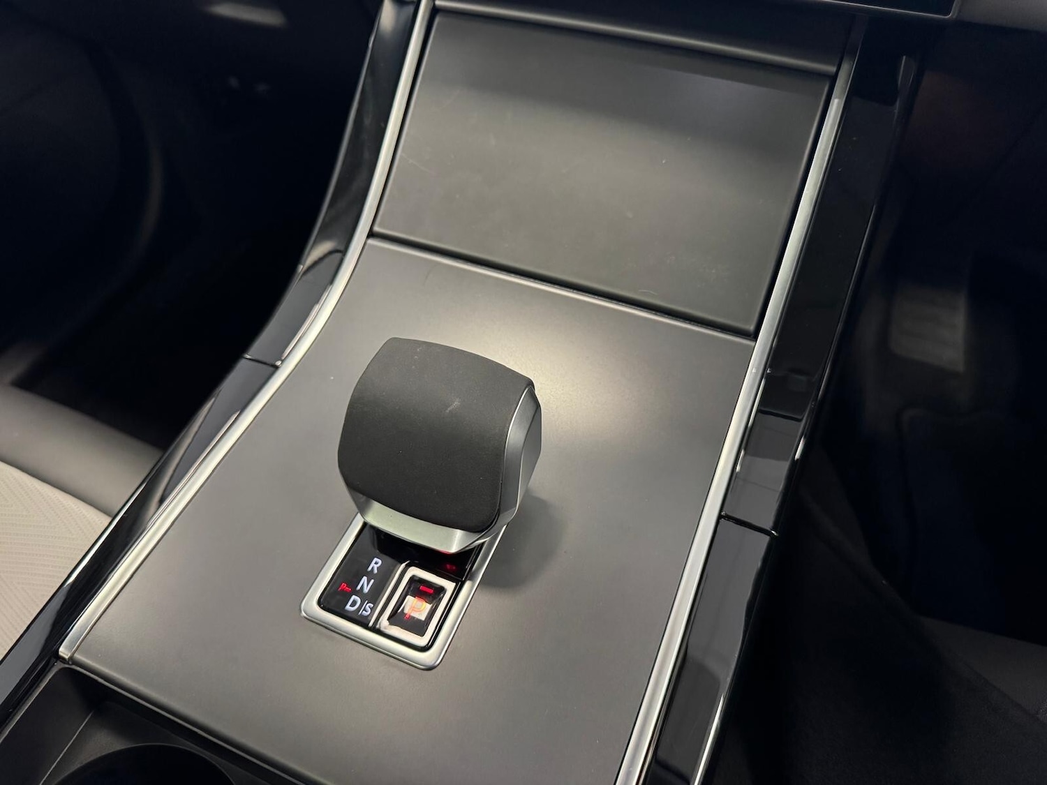 Used Land Rover Range Rover Velar 2024 for sale - 77339395: Photo 43