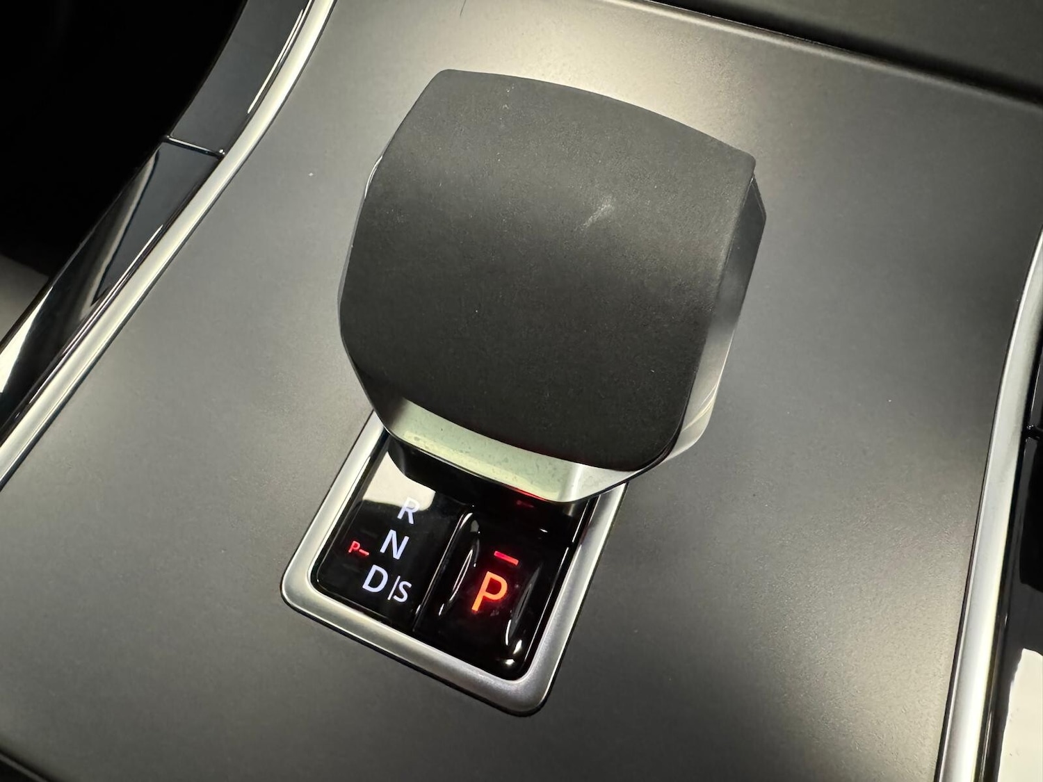 Used Land Rover Range Rover Velar 2024 for sale - 77339395: Photo 44