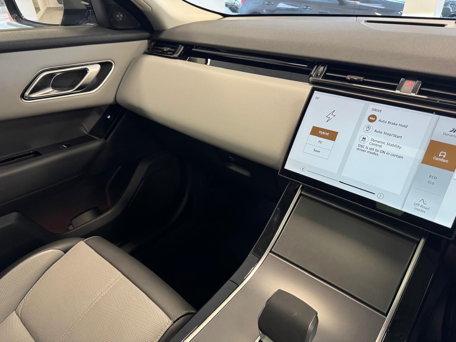 Used Land Rover Range Rover Velar 2024 for sale - 77339395: Photo 47