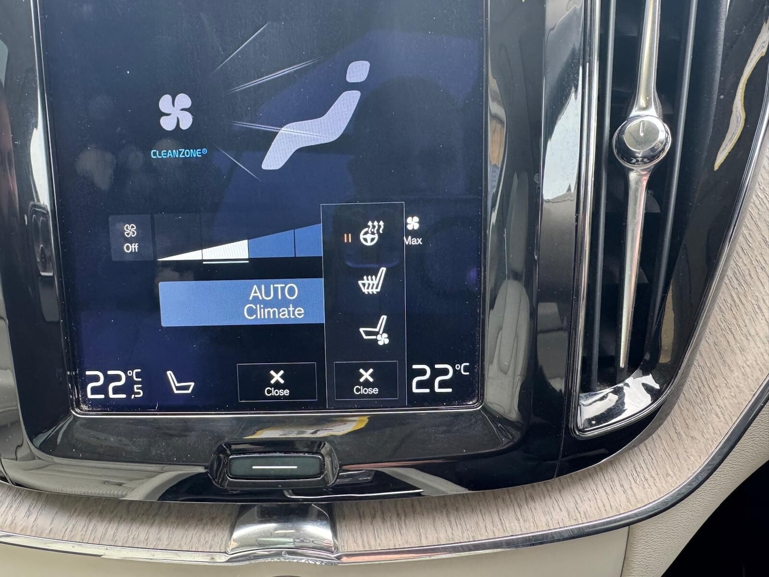 Used Volvo XC60 2017 for sale - 76840659: Photo 41