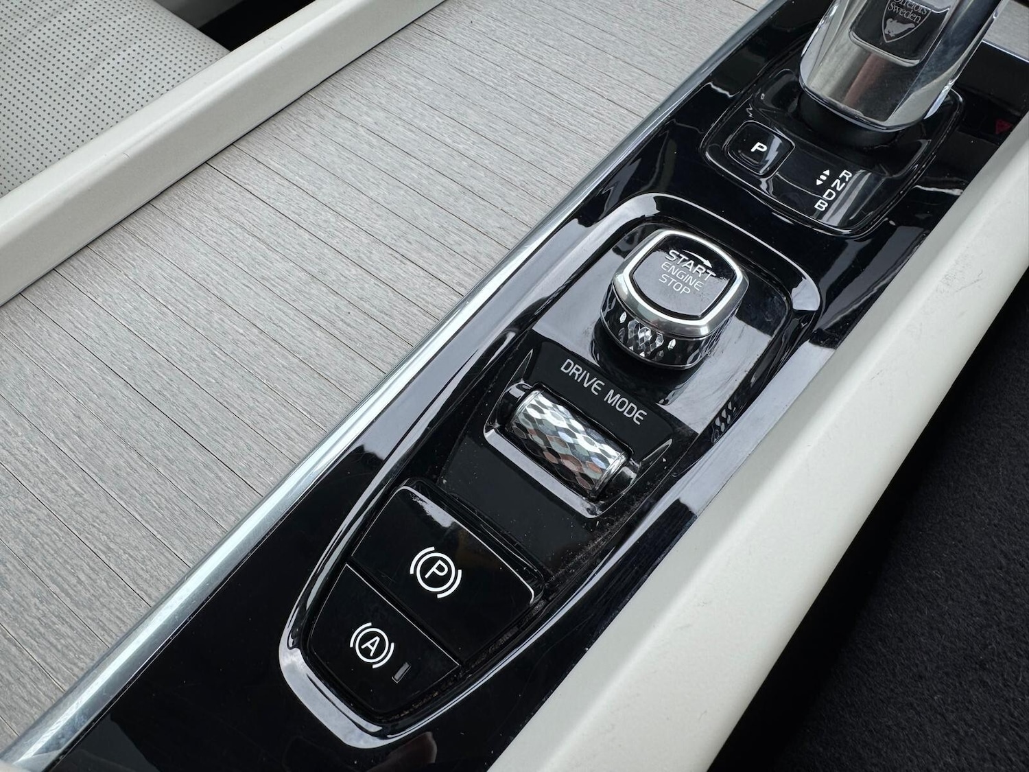 Used Volvo XC60 2017 for sale - 76840659: Photo 47