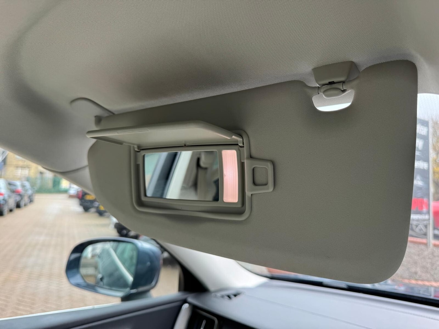 Used Volvo XC60 2017 for sale - 76840659: Photo 50