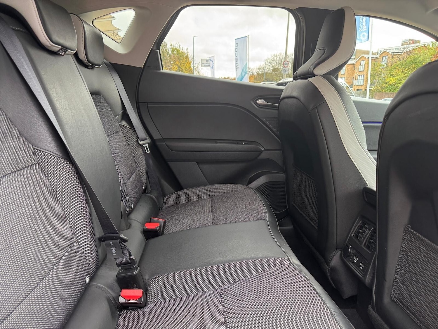 Used Renault Captur 2021 for sale - 76873861: Photo 25