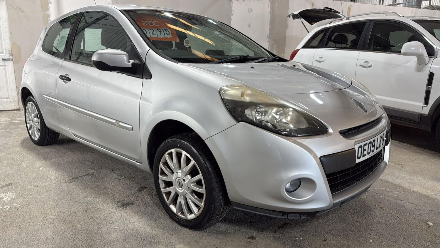 Used Renault Clio 2009 for sale - 77312490: Photo 3